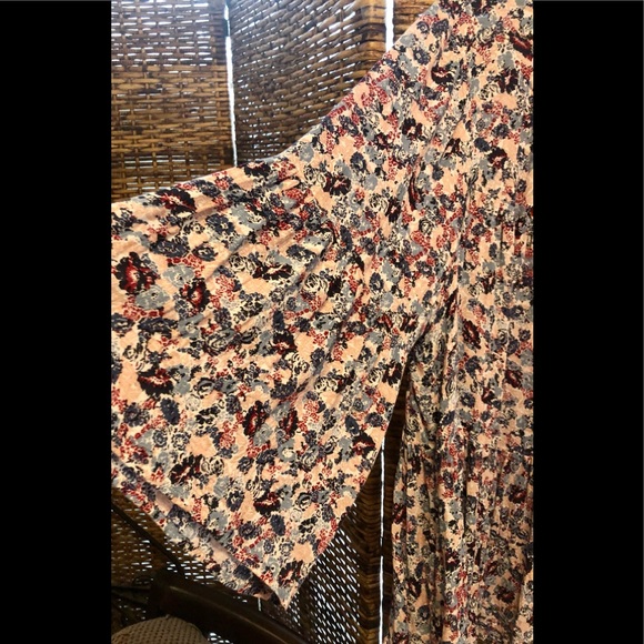 🎉😍 LUCKY BRAND 2X FLOWY TOP! 💗 - Picture 3 of 7